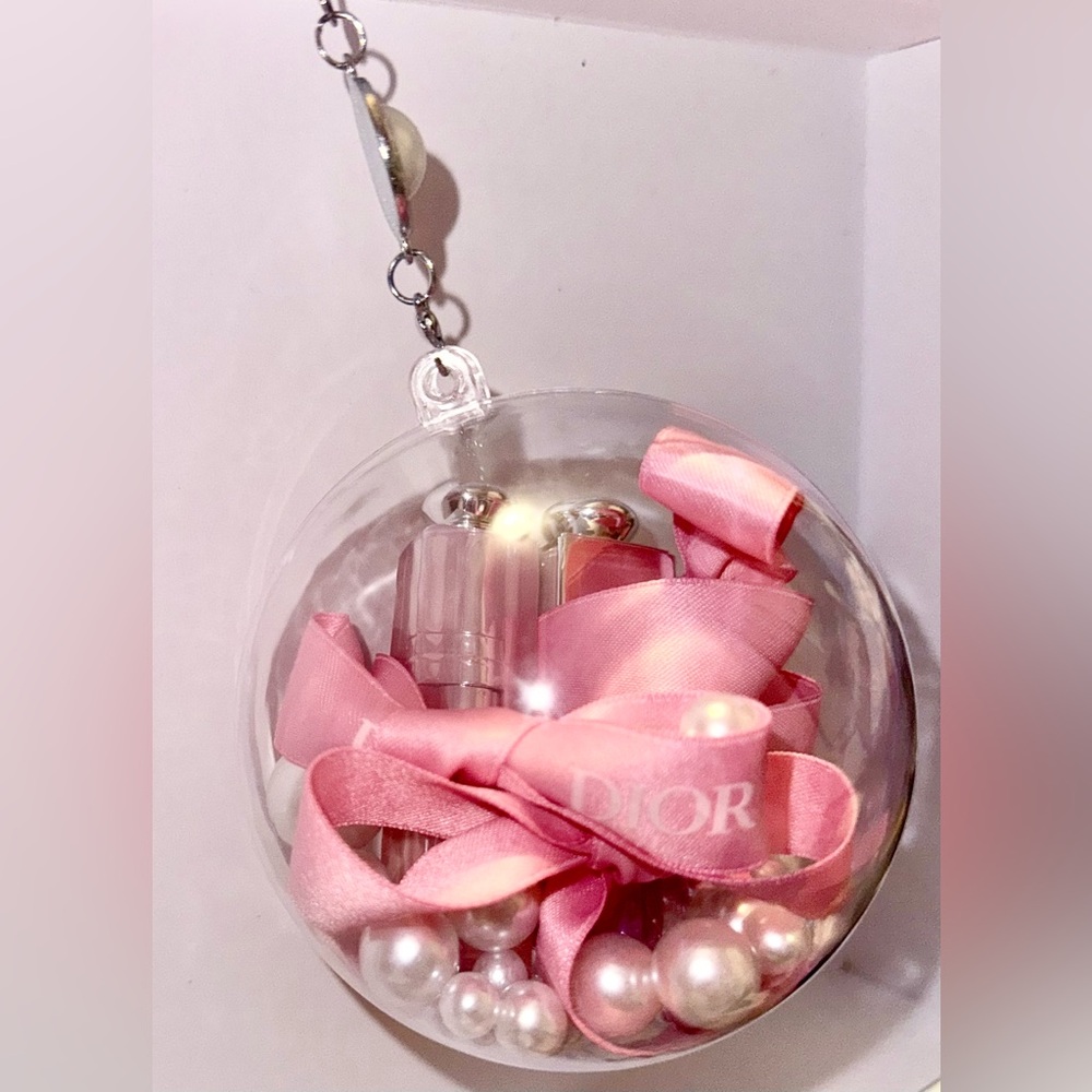 DIOR Lip-pies Ornament - Picture 4 of 8